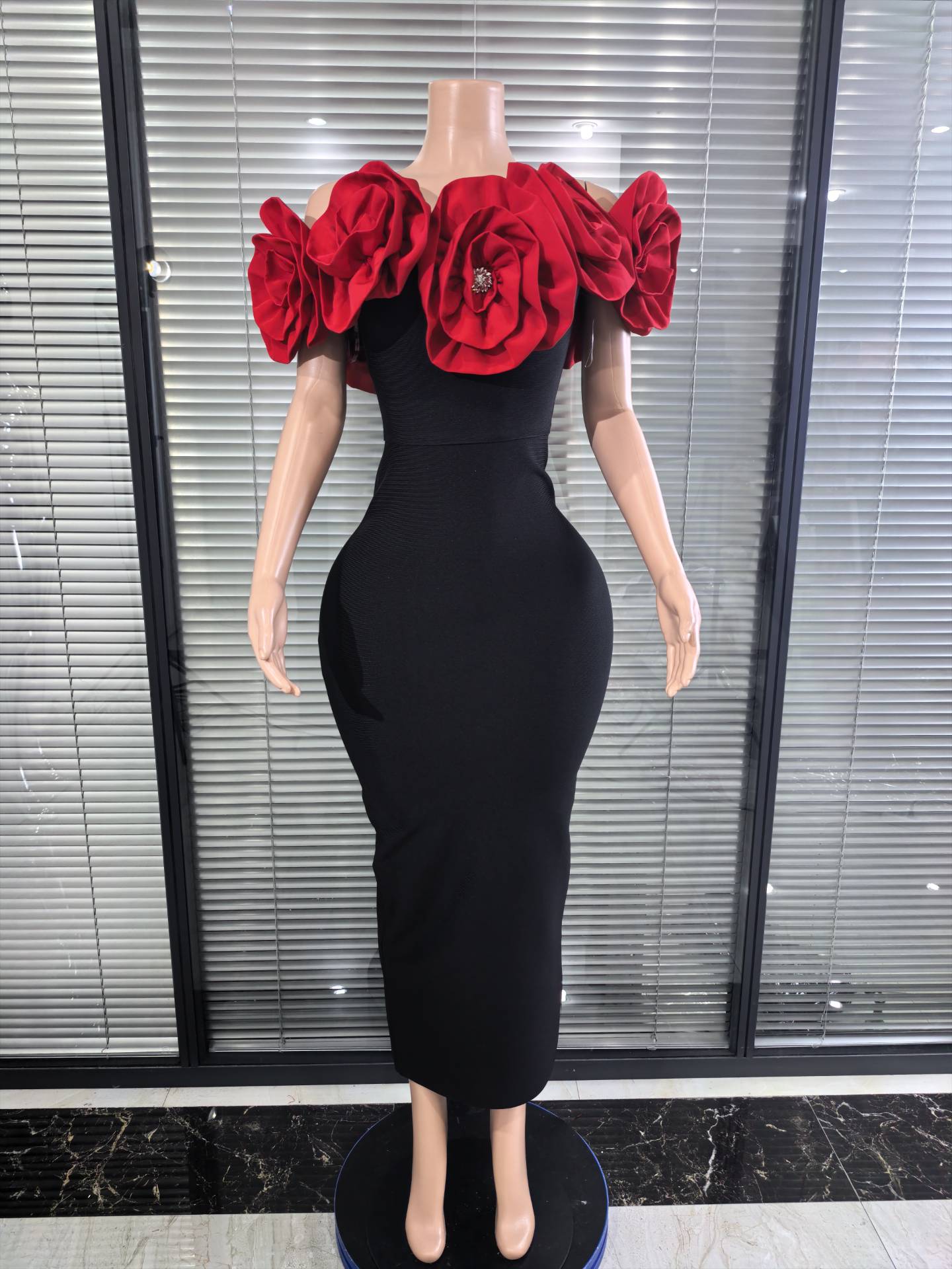 Women'S Red Formal Wear - Красно-белое женское сексуальное без бретелек с